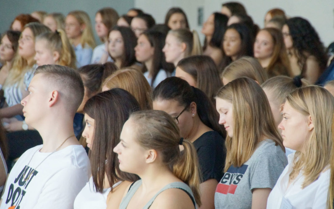 Feierliche Begrüßung unserer neuen Schüler und Schülerinnen